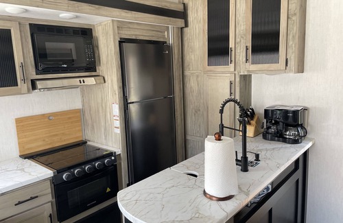 Thermopolis Casa | Beautiful 3 BR Travel Trailer near River