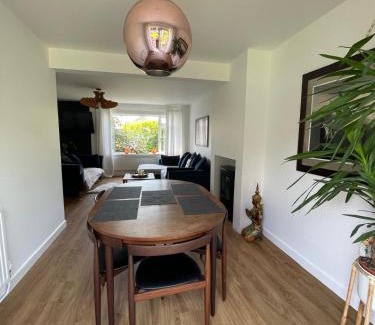 Brampton Casa | Beautiful 3 Double Bedroom Home-Cambridge Village Location