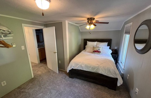 Indian River Cabaña | Beautiful 3 plus bedroom cottage on Burt Lake