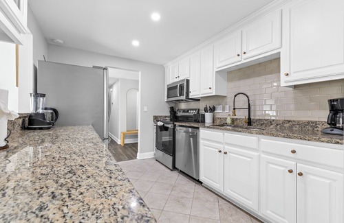 Charlotte Casa | Beautiful 3BDR Home in Charlotte/w Backyard