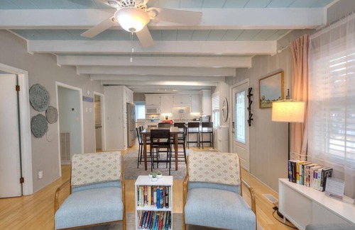 Yaupon Beach Casa | Beautiful 3BR,1Full BA, 2 Half BA - Hot tub, Walk to Beach, Dog Friendly, Sleeps