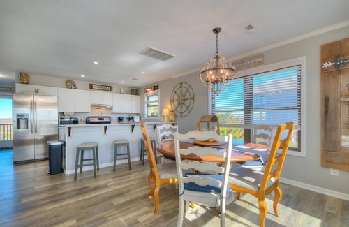 Caswell Beach Casa | Beautiful 3BR/2BA House, 2nd Row with ocean & icw views, Dog Friendly, Sleeps 10