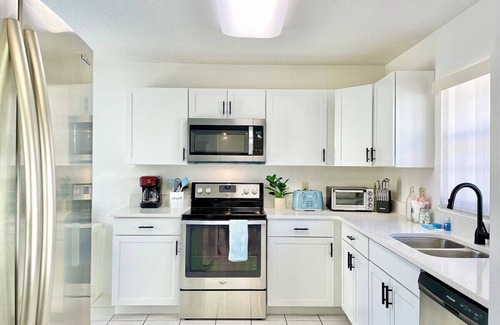 Indian Wells Casa | Beautiful 3BR House w/ Private Pool near Disney