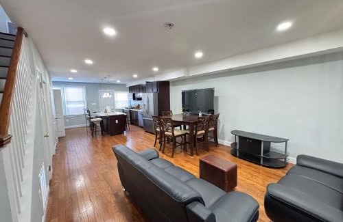 Fort Totten Casa | Beautiful 3BR Updated House DC - Private Parking