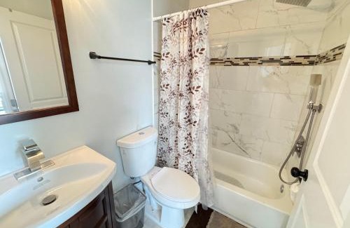 Fort Totten Casa | Beautiful 3BR Updated House DC - Private Parking