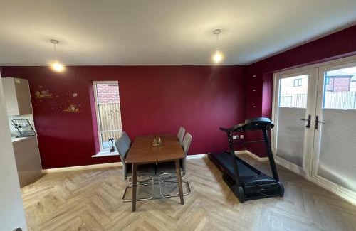 Rochdale Casa | Beautiful 3BRHome Serene Stay Perfect for Family