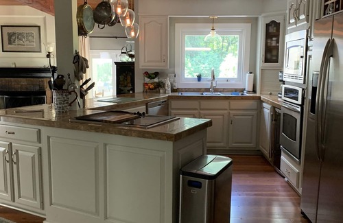 Hampton Falls Casa | Beautiful 4 bdr. with pool close to HamptonBeach, Portsmouth, & Newburyport Ma