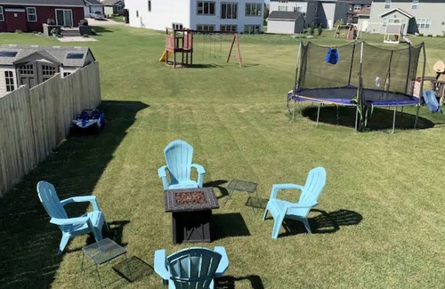 Fargo Casa | Beautiful 4 bdrm/2 bath