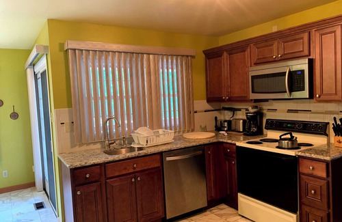 Sicklerville Casa | Beautiful 4 Bedroom Home With Pool 40 minutes from Atlantic City!