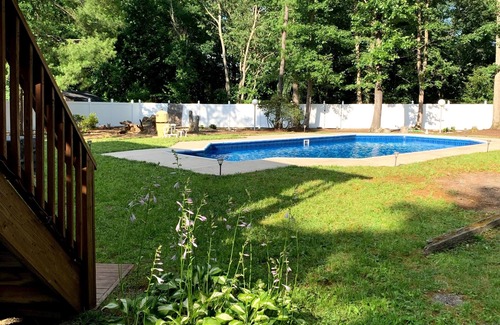 Sicklerville Casa | Beautiful 4 Bedroom Home With Pool 40 minutes from Atlantic City!