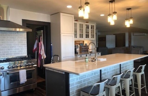 Fountain Casa | Beautiful 4 bed; 2 bath home on Long Lake!