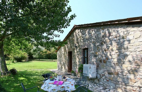 Todi Cabaña | Espaciosa Casa Vacacional en Pian di San Martino con Piscina