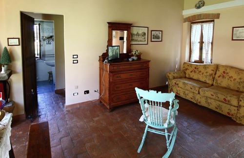 Todi Cabaña | Espaciosa Casa Vacacional en Pian di San Martino con Piscina
