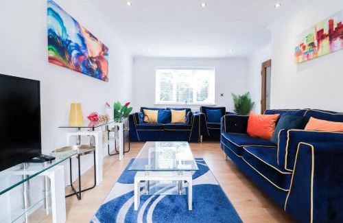 Woodley Apartamento | Beautiful 4 Bed House Free WIFI
