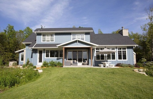 Baileys Harbor Cabaña | Beautiful 4-bedroom cottage with AC, WiFi in enchanting Baileys Harbor