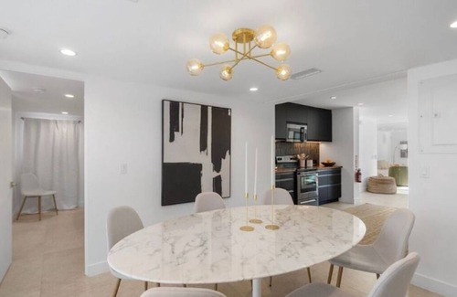 Palm Springs Villa | Beautiful 4 bedrooms oasis in Palm Springs