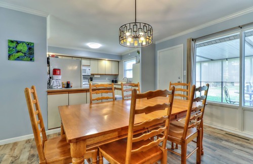Champaign Casa | Beautiful 4 bedroom 2 full bathroom close to everything!