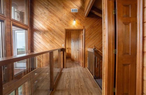 Chalet Village Chalet De Esquí | Beautiful 4 bedroom chalet with million dollar views