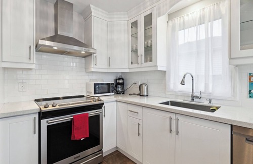 Courtice Casa | Beautiful 4 Bedroom House in Courtice