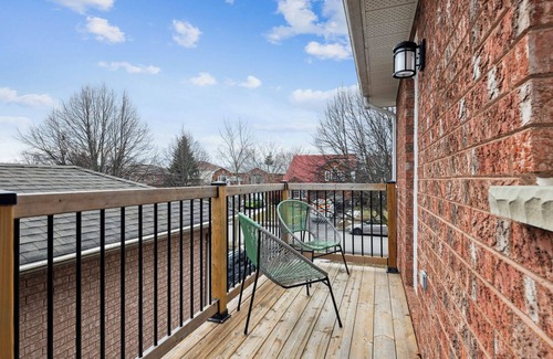 Courtice Casa | Beautiful 4 Bedroom House in Courtice
