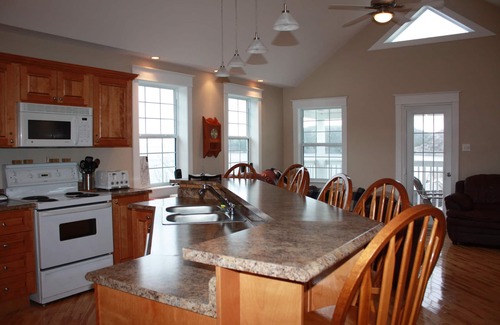 Brigus Casa | Beautiful 4 bedroom Home Overlook Brigus Harbour