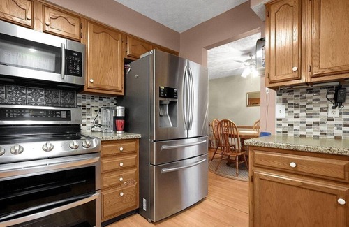 Gahanna Casa | Beautiful 4 Bedroom House near Columbus Airport