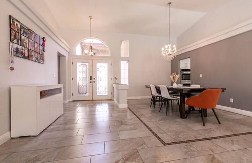 Las Vegas Casa | Beautiful 4 bedroom pool home in gated community