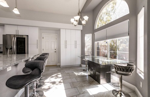 Las Vegas Casa | Beautiful 4 bedroom pool home in gated community