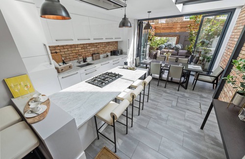 Latchmere Casa | Beautiful 4 Bedroom Townhouse with Garden in Battersea/Chelsea