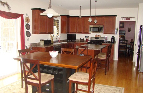 Saratoga Springs Casa | Hermosa casa de 4 habitaciones perfecta para Track / Ballet / Fall Getaway / Parent Weekends