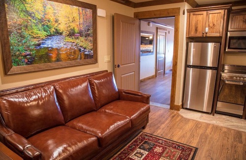 Gatlinburg Complejo | Beautiful 4 bedroom resort in the Tennessee Smoky Mountains