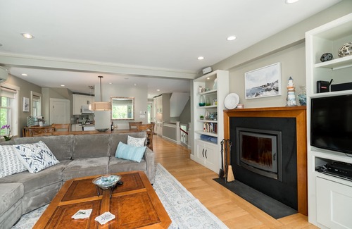 Gloucester Casa | Hermoso y moderno 4+ Dormitorio Annisquam W / Faro privado Acceso a la playa
