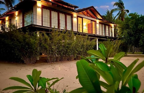 Koralai Pattu North Casa | Beautiful 4-bedroom villa in welcoming Pasikudah with AC, WiFi. Enjoy your stay