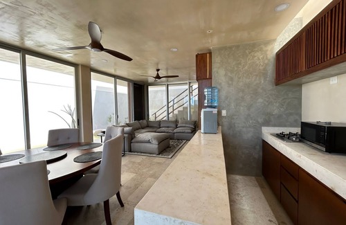 Chicxulub Puerto Casa | Beautiful 4 Bedroom Villa - 3 minute walk to the Beach!
