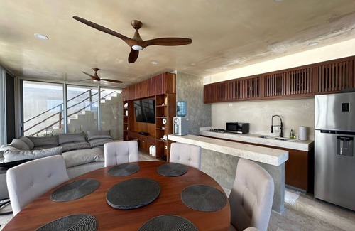 Chicxulub Puerto Casa | Beautiful 4 Bedroom Villa - 3 minute walk to the Beach!