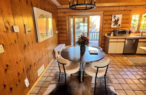 Markville Cabina | Beautiful 4-Bedroom Waterfront Log Home in Danbury, Wisconsin