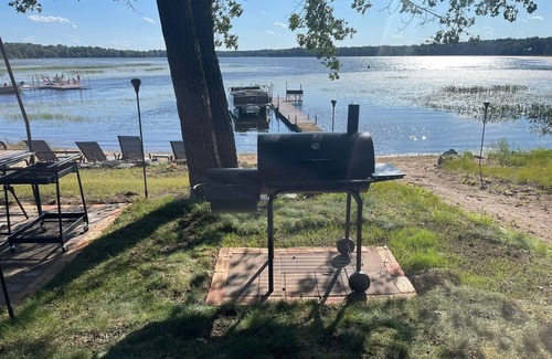 Markville Cabina | Beautiful 4-Bedroom Waterfront Log Home in Danbury, Wisconsin