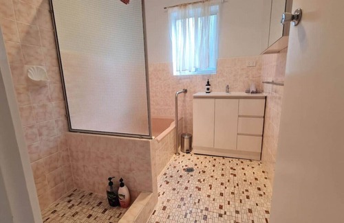 Curtin Casa | Beautiful 4 Bedrooms in Curtin!