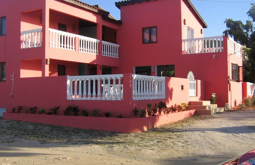Kamay Villa | Hermosa villa de 3 dormitorios / 3 baños cerca de todas las atracciones de Palm Beach