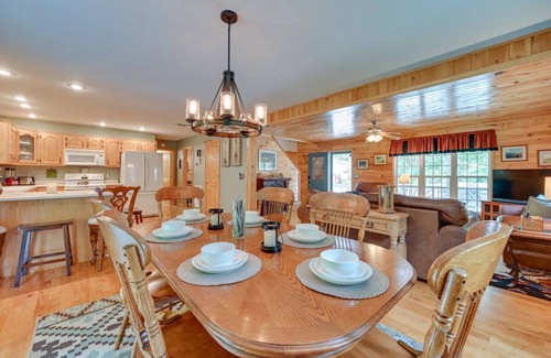 Byrdstown Cabina | Beautiful 4 BR Retreat 3 miles from Eagle Cove and Star Point Marinas on DHL