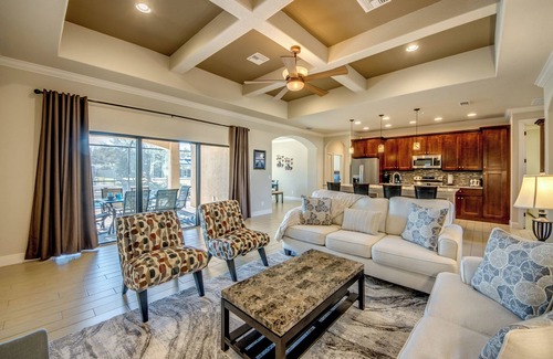 Cape Coral Villa | Beautiful 4 BR waterfront Villa w. heated pool/ kayaks/ bicycles/ fishing poles