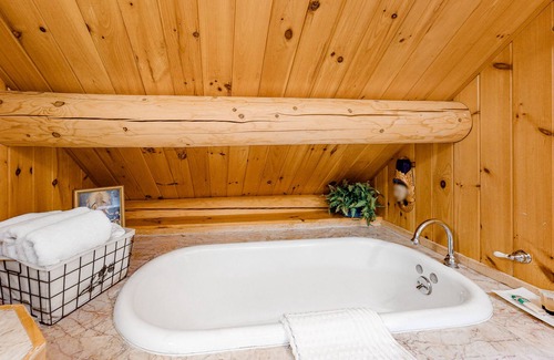 Boothbay Cabaña | Beautiful 4-Cabin Waterfront Property w/ Beach, Dock, Kayaks, WiFi, Fireplaces