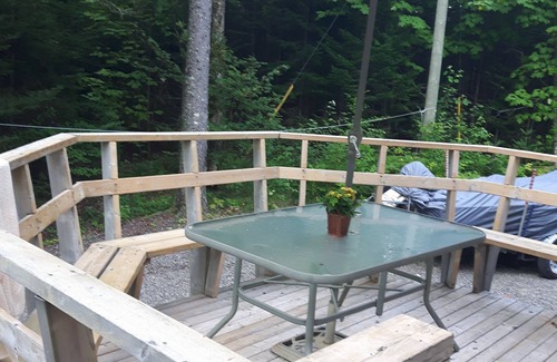 Saint Patrick Cabaña | Beautiful 4 Season Lakefront Cottage on quiet Lily Lake