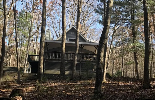 White Mills Casa | Hermoso 4 Temporada Lakefront Chalet en los Poconos!