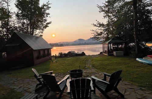 North New Portland Casa | Beautiful 4 Season, Maine Lakefront Home, easy drive to Sugarloaf & Saddleback.