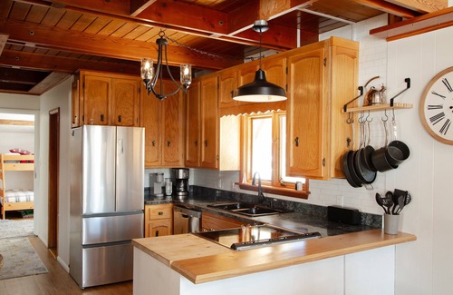 Saint Mary's Chalet De Esquí | Beautiful 4Bd Chalet w Hot Tub & Mtn Views