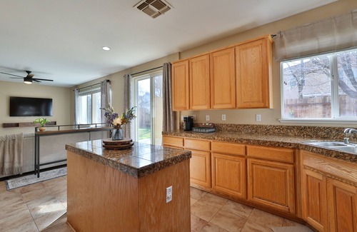 West Sacramento Casa | Beautiful 4Beds/3Baths Downtown Home in West Sacramento