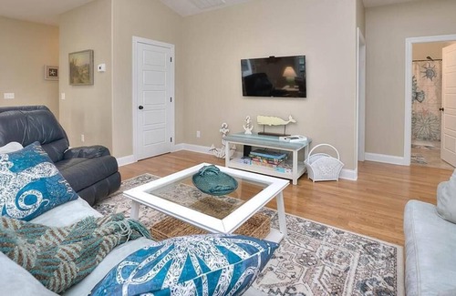 Tranquil Harbour Casa | Beautiful-4BR/3BA Home w/ Foosball,Air Hockey,Golf Cart Rental,Bicycles,Sleeps10