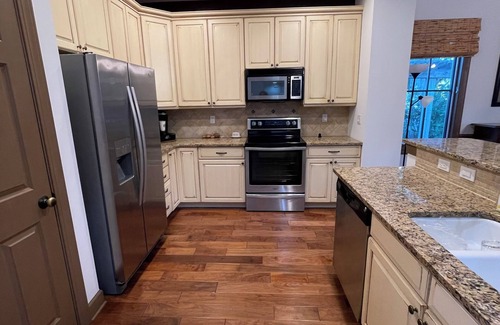 Bluffton Casa | Beautiful 4BR/4BA.Close to HHI/SAV/BEU, 5 minutes to Palmetto Bluff's entrance