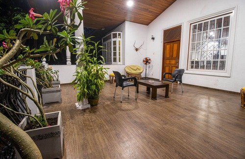 Rathmalana Casa | Beautiful 4BR+4BA Family Villa with Balcony & Garden